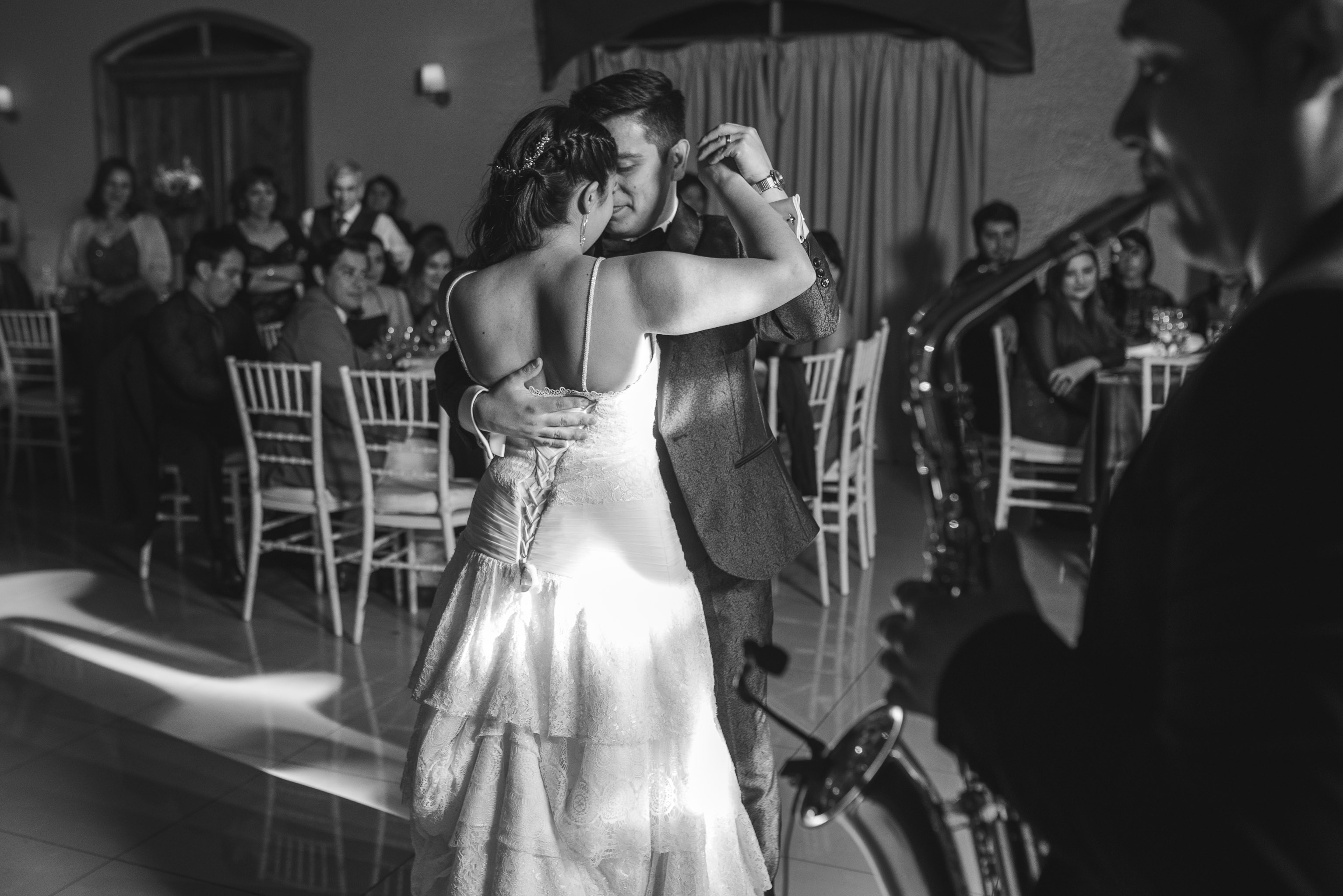Matrimonio-centro de eventos-oliveto-santiago-fotógrafo de matrimonios-vals novios