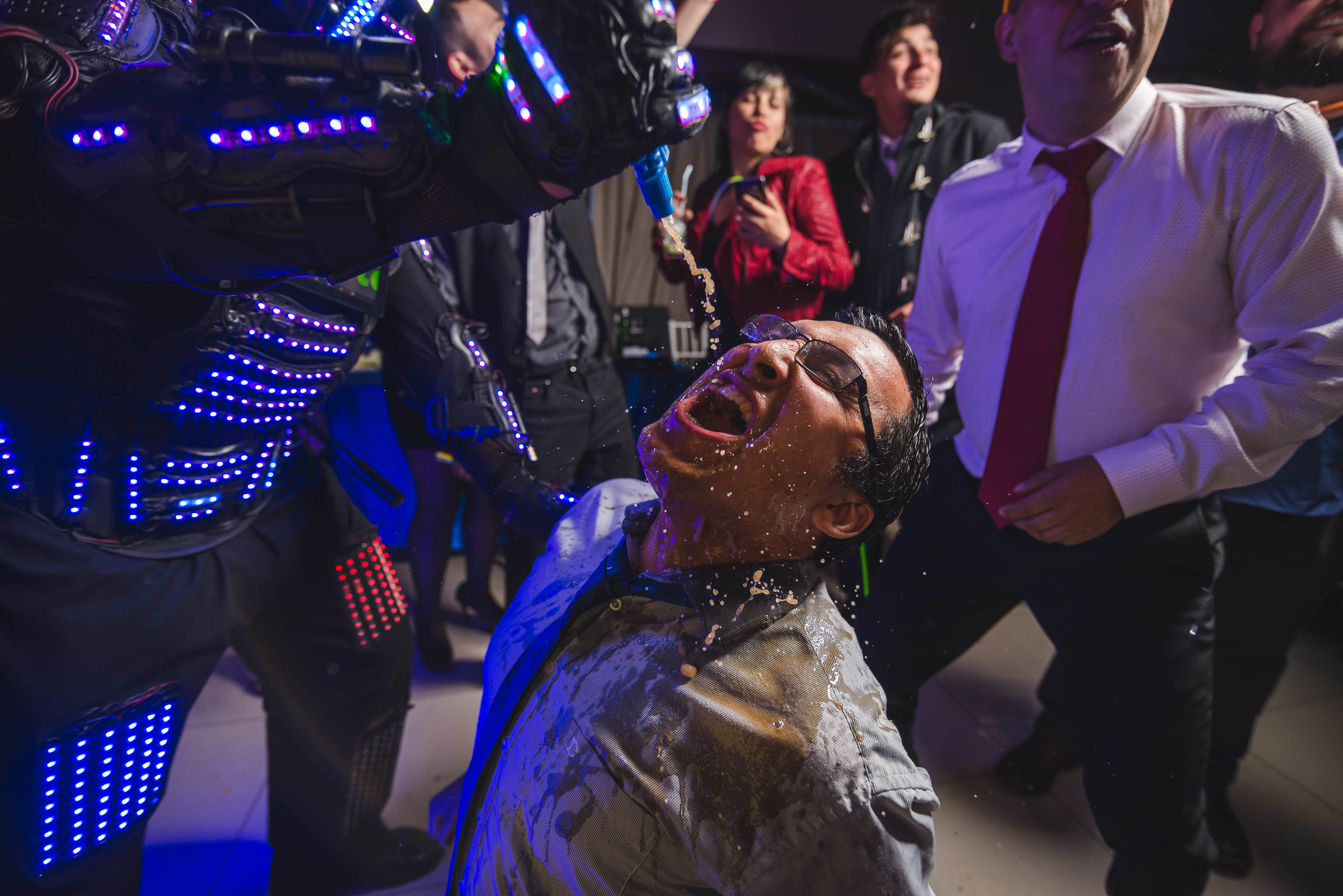 Matrimonio-centro de eventos-oliveto-santiago-fotógrafo de matrimonios-fiesta-robot led