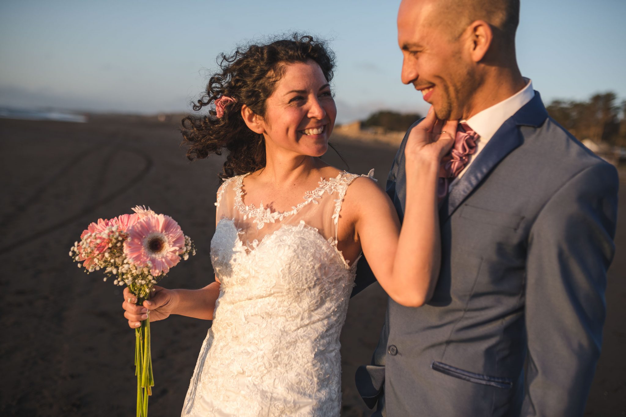 sesión-playa-trash the dress-pichilemu-fotografo-matrimonio-diego mena fotografia