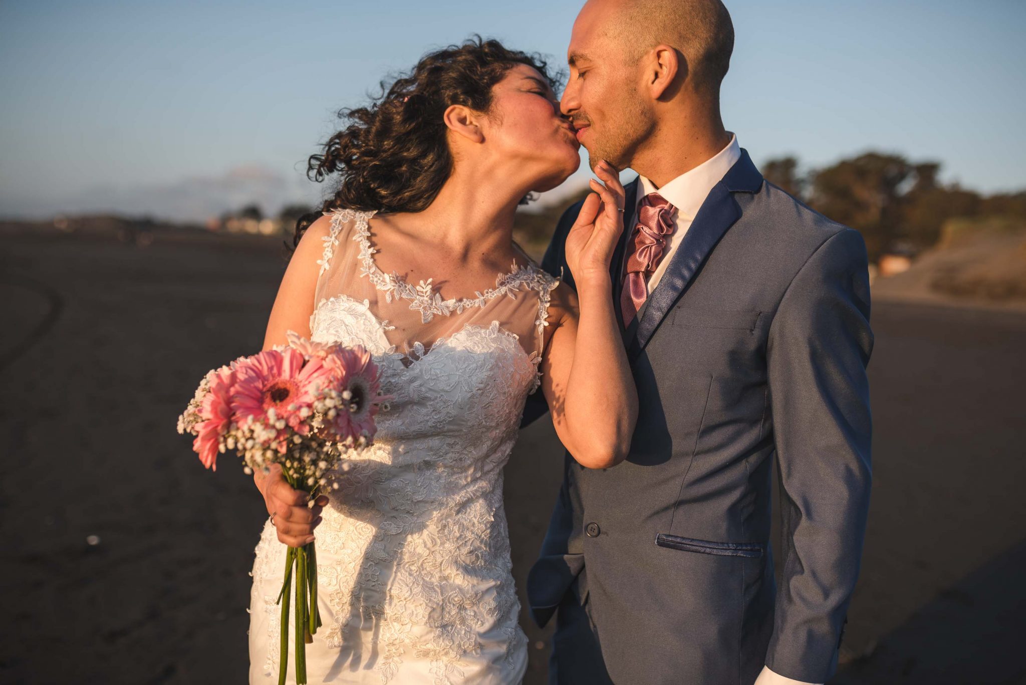 sesión-playa-trash the dress-pichilemu-fotografo-matrimonio-diego mena fotografia