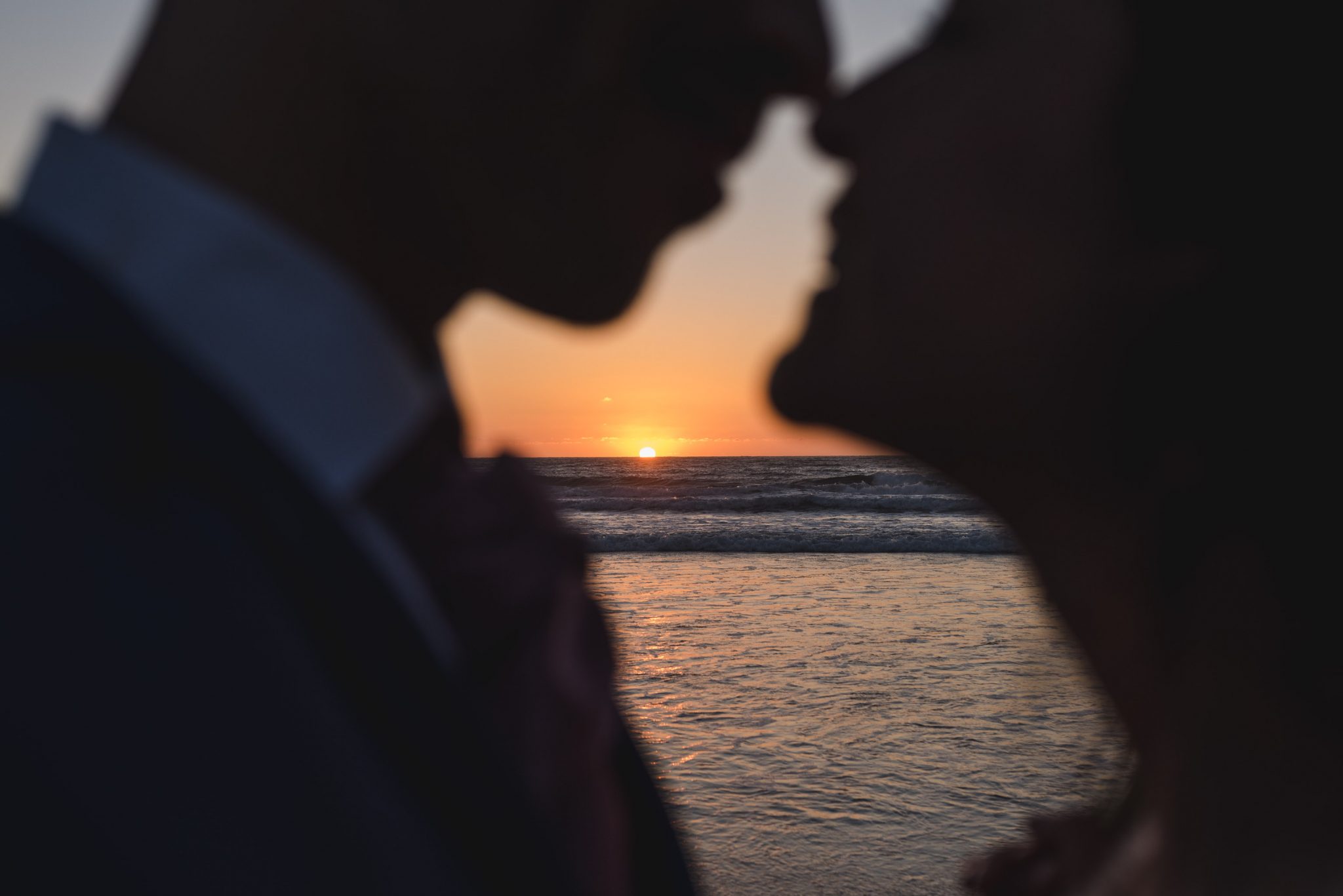 sesión-playa-trash the dress-pichilemu-fotografo-matrimonio-diego mena fotografia
