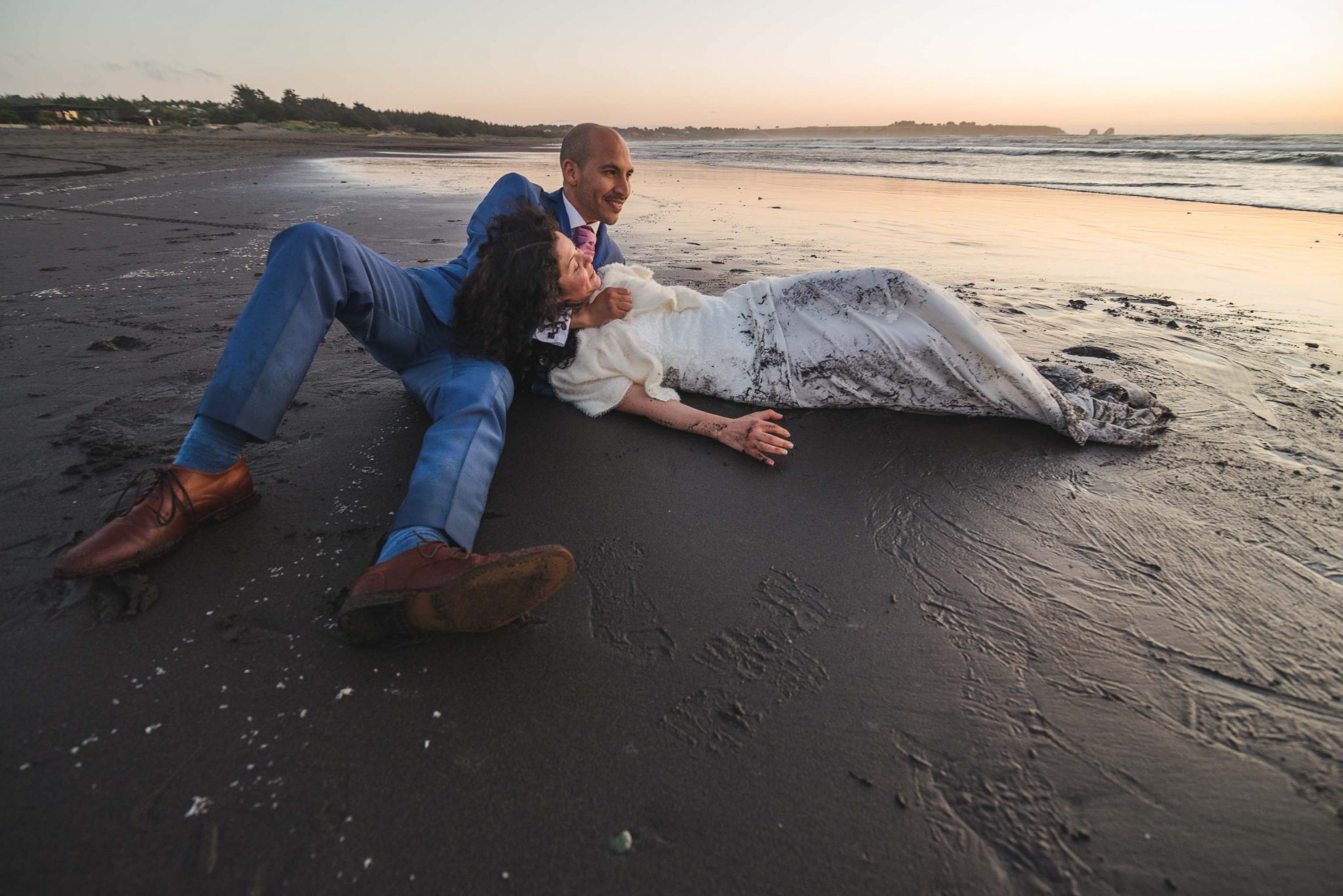 sesión-playa-trash the dress-pichilemu-fotografo-matrimonio-diego mena fotografia