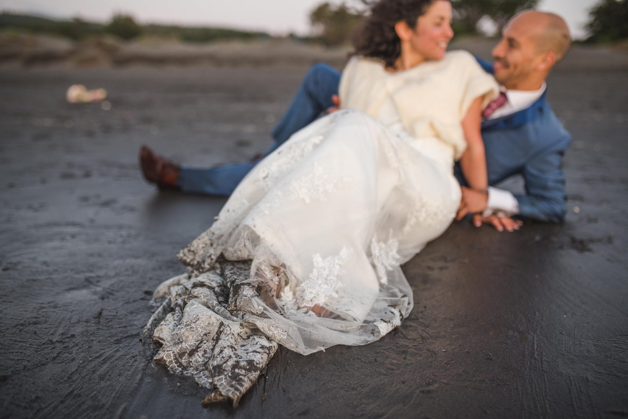 sesión-playa-trash the dress-pichilemu-fotografo-matrimonio-diego mena fotografia