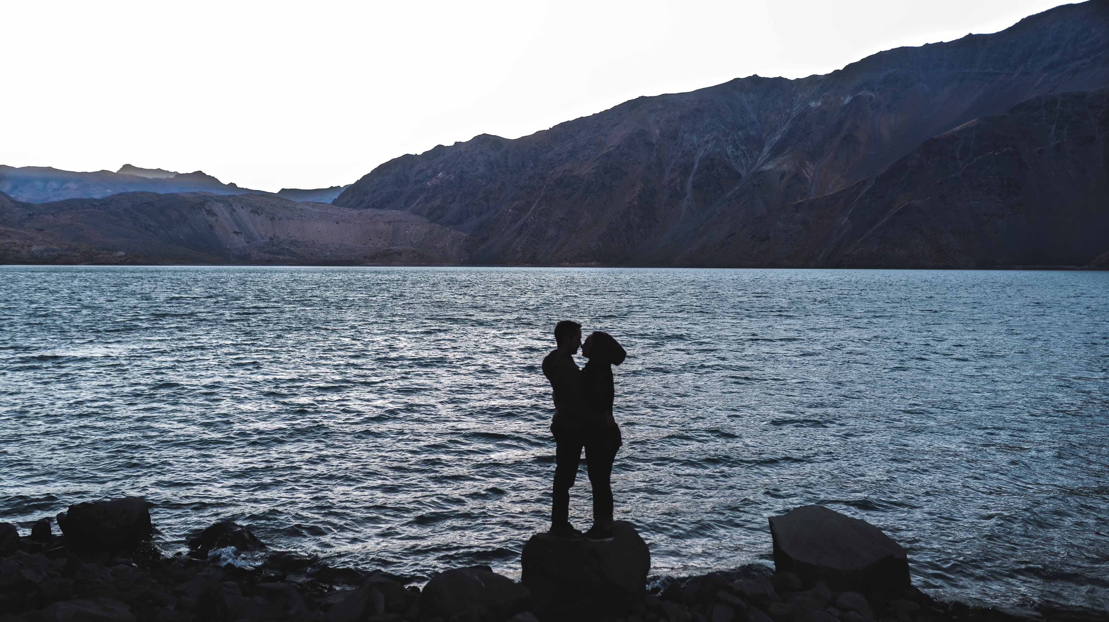 pre boda-embalse del yeso-sesion pre boda-fotografo de matrimonios-santiago-cajon del maipo